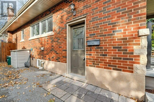 Building Photo - 2217 Ghent Ave