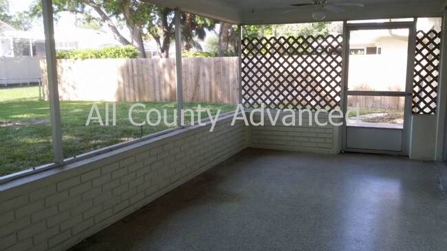 Foto del edificio - 1049 McLean St