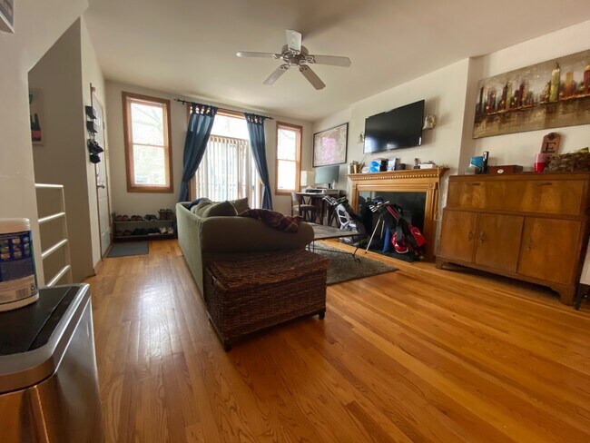 Foto del edificio - 1437 W Huron St