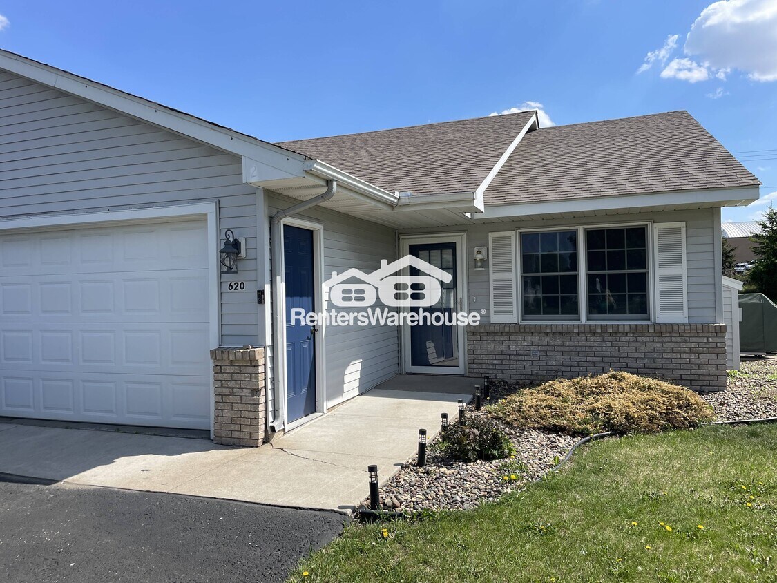 Foto principal - 620 Circle Pine Dr