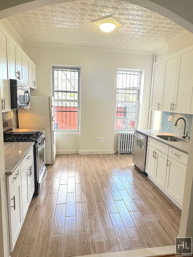 Foto principal - 499 CHAUNCEY STREET