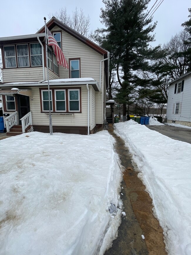 Building Photo - 256 Plank Rd