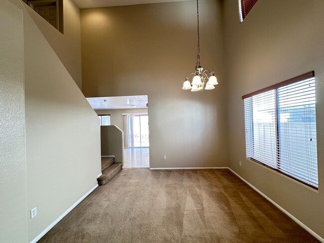 Building Photo - PINECREST