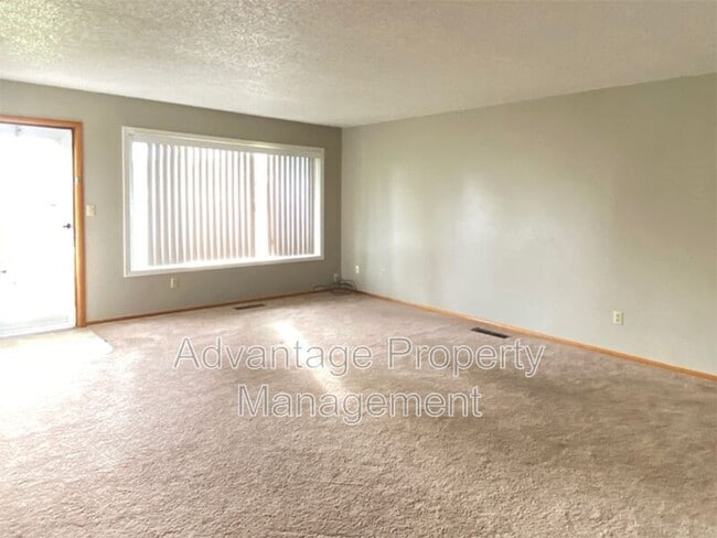 Building Photo - 407 Kees St