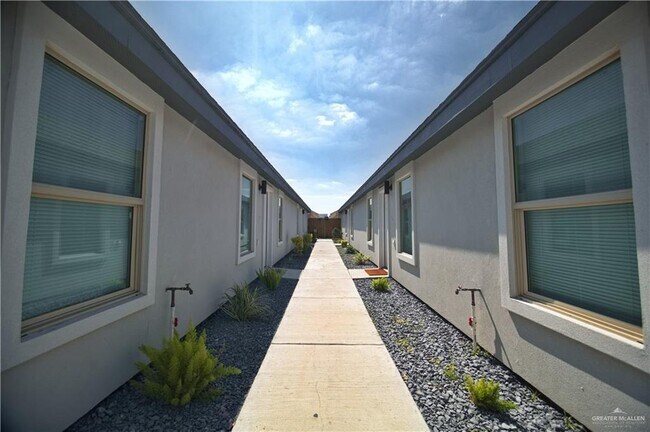 Foto del edificio - 1001 W Sunset Valley St