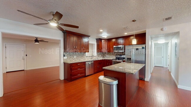 Building Photo - 11671 Shellfish Dr