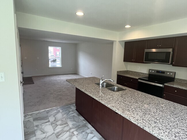 Building Photo - 164 Scotch Pine Dr