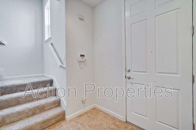 Building Photo - 471 Parvin Dr