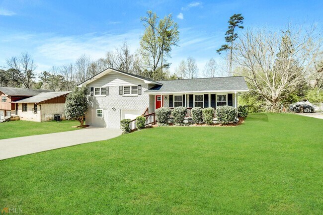 Foto del edificio - 5595 Morning Creek Cir