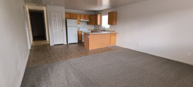 Foto del edificio - 3 Bedroom 2 Bath Twin Home