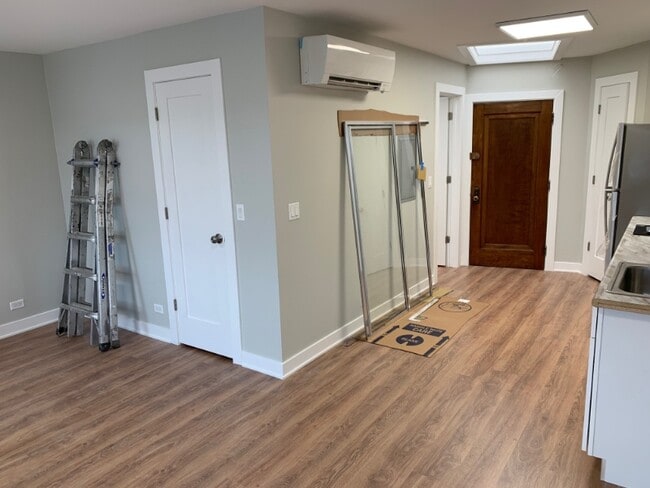 Building Photo - 1356 Shermer Rd