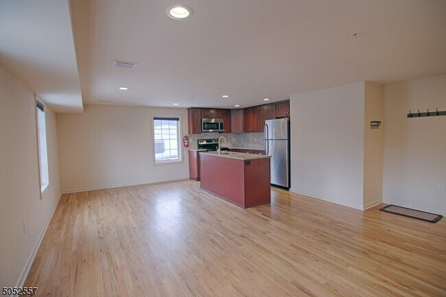 Foto del edificio - 45 Mine Brook Rd