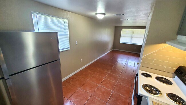 Foto del edificio - 9410 Grandfield Rd