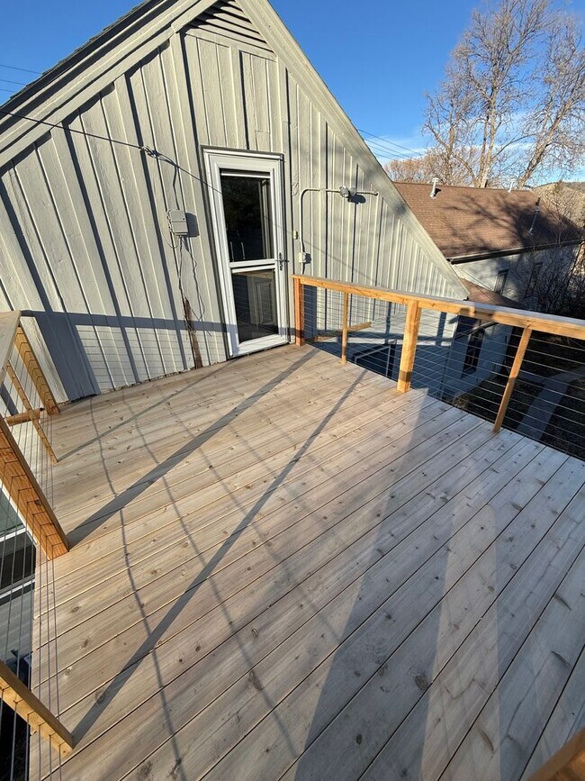 Foto del edificio - 316 E Peach St