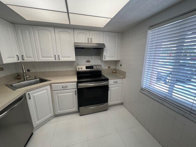 Foto del edificio - 9338 SW 3rd St