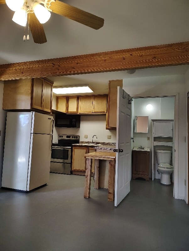 Foto del edificio - 8121Rebecca Hill Rd