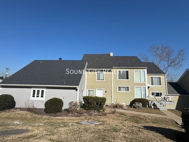 Photo - 403 Raintree Dr House