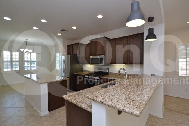 Foto del edificio - 4412 E Hartford Ave