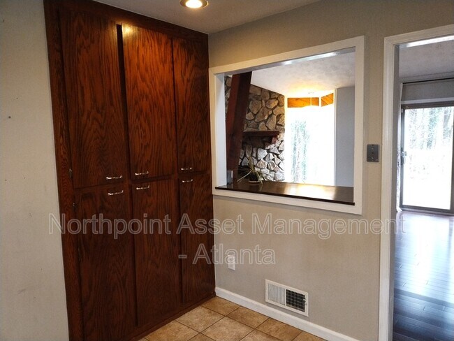 Building Photo - 1368 Little Willeo Rd