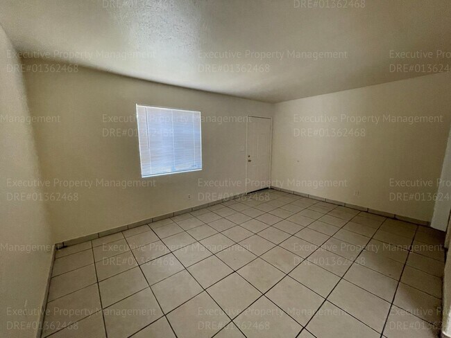 Foto del edificio - 2 bedroom 1 bathroom house.
