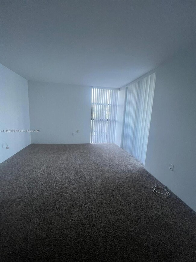 Building Photo - 20515 E Country Club Dr