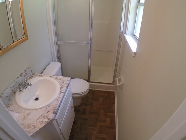 Building Photo - 1250 W Kingsfeld Rd