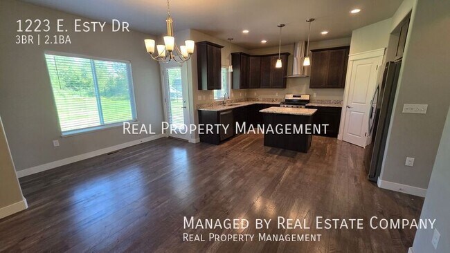 Building Photo - 1223 E Esty Dr