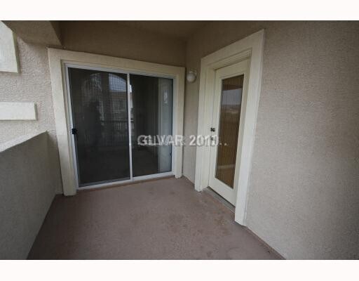 Building Photo - Beautiful Updated Condo in Prime Location ...