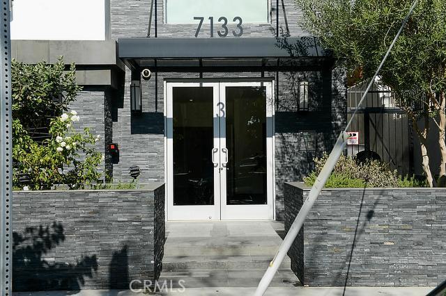Building Photo - 7133 Hawthorn Ave