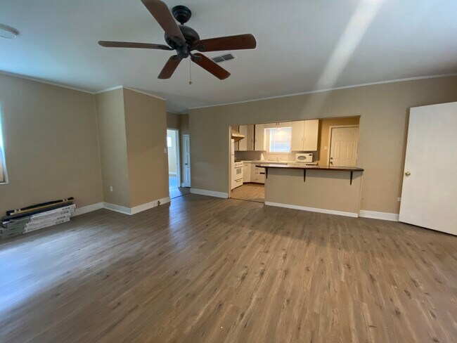Foto del edificio - 310 Hillcrest St