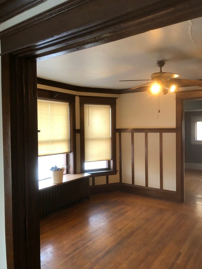 Building Photo - 505 S 4th St