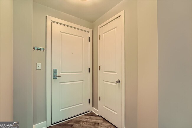 Foto del edificio - 3338 Peachtree Rd NE