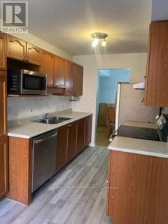 Building Photo - 308 Freedom Private