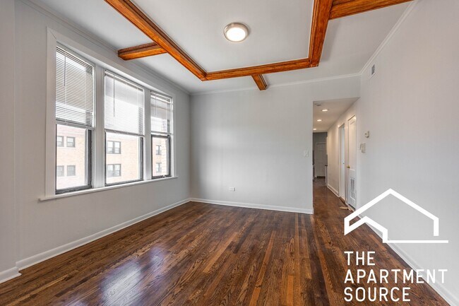 Foto del edificio - 2842 W Augusta Blvd