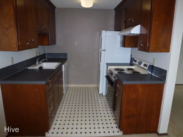 Primary Photo - 7400 5th Ave NE