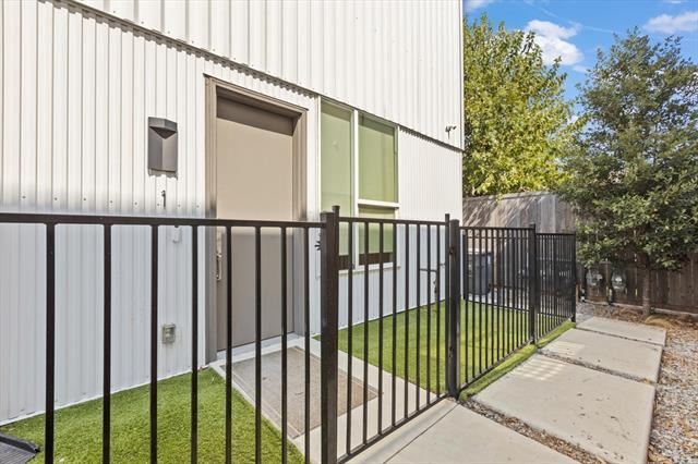 Building Photo - 4210 Delano Pl