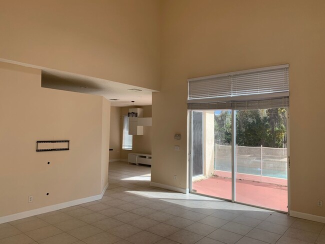 Foto del edificio - Single Family house in Laguna Isles - Pemb...