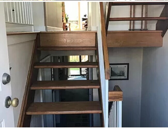 entrance from foyer - 3064 Sugar Ln