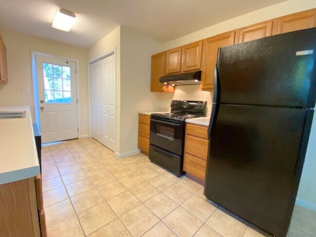 Foto del edificio - West Asheville Basement Apartment