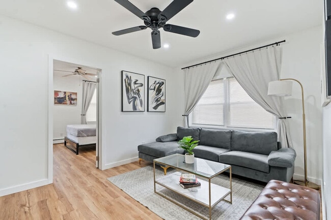 Building Photo - 1622 Union Turnpike