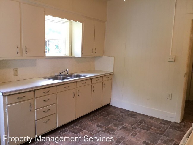 Building Photo - 3 br, 1 bath House - 618 S 8th St