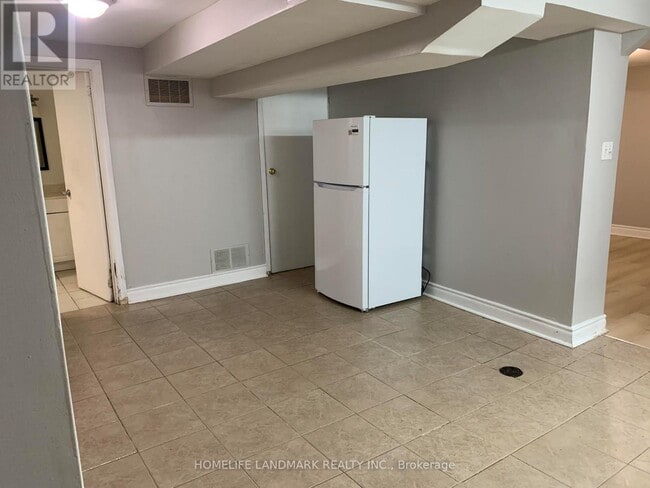 Building Photo - 5 Tulloch Dr