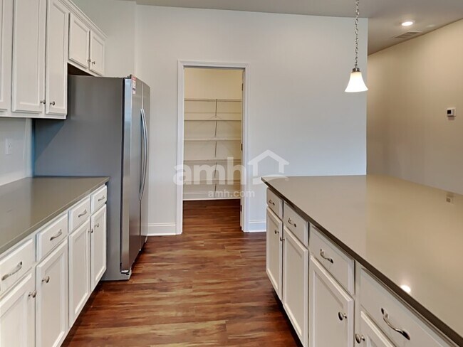 Foto del edificio - 868 Carnaby Ln