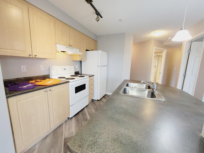 Photo du bâtiment - 622 McAllister Loop SW