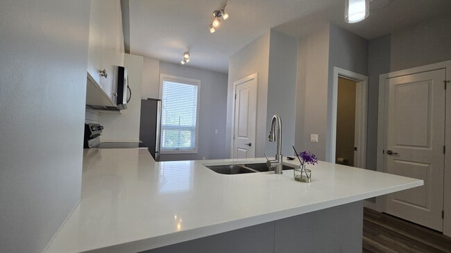 Building Photo - 11 Evanscrest Mews NW
