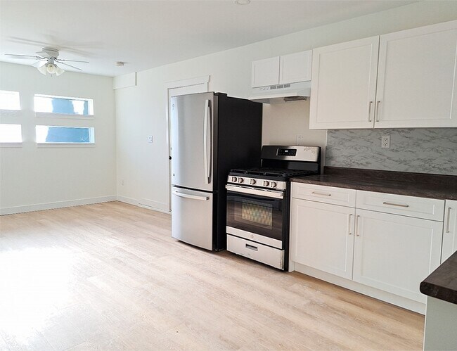 Photo du bâtiment - 8840 Hazel St