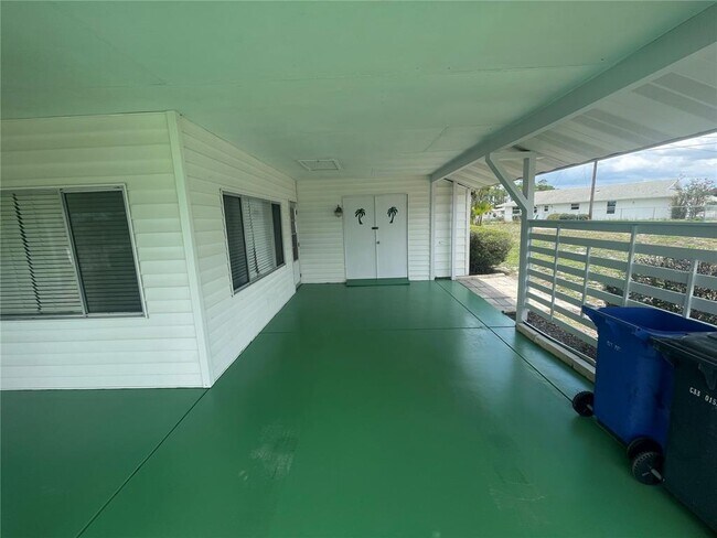 Foto del edificio - 701 Cypress Pl