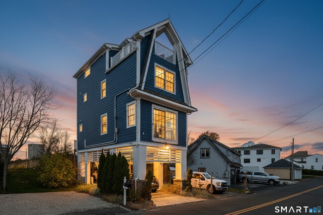 Building Photo - 1140 Fairfield Beach Rd