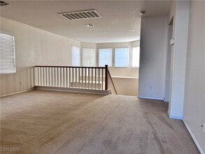 Building Photo - 9676 Ridgebluff Ave