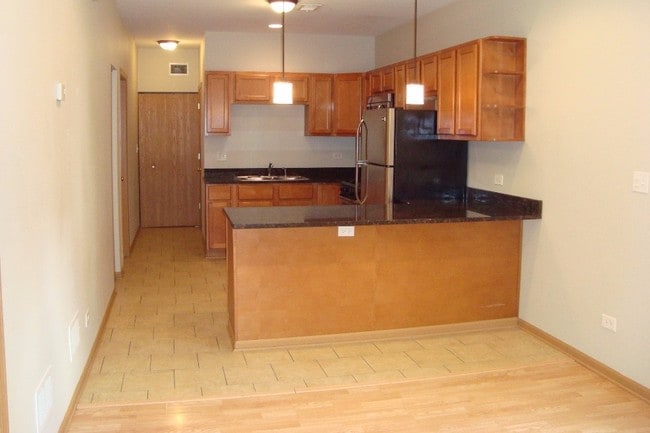 Building Photo - 2212 W 21st Pl